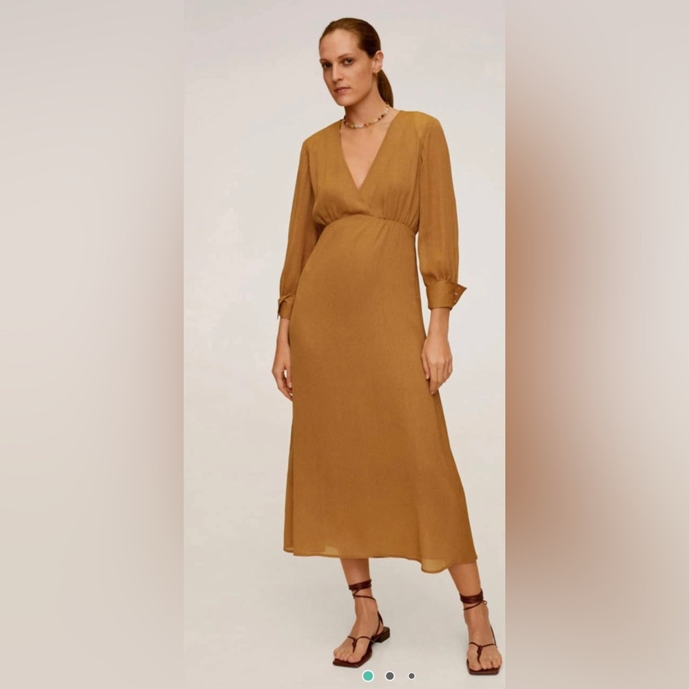 V-neck cuffed dress